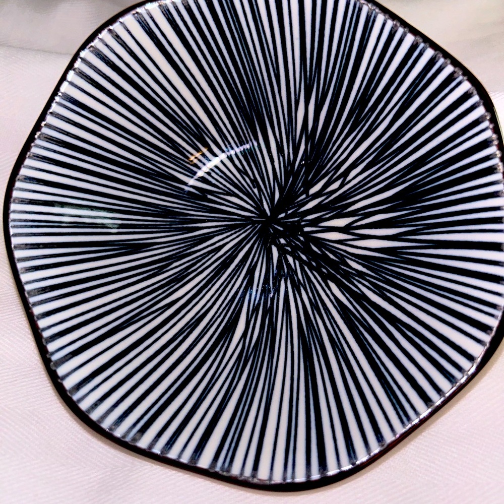 “Small Black and Beige Ceramic Bowl – Handmade Decorative Serving Dish”